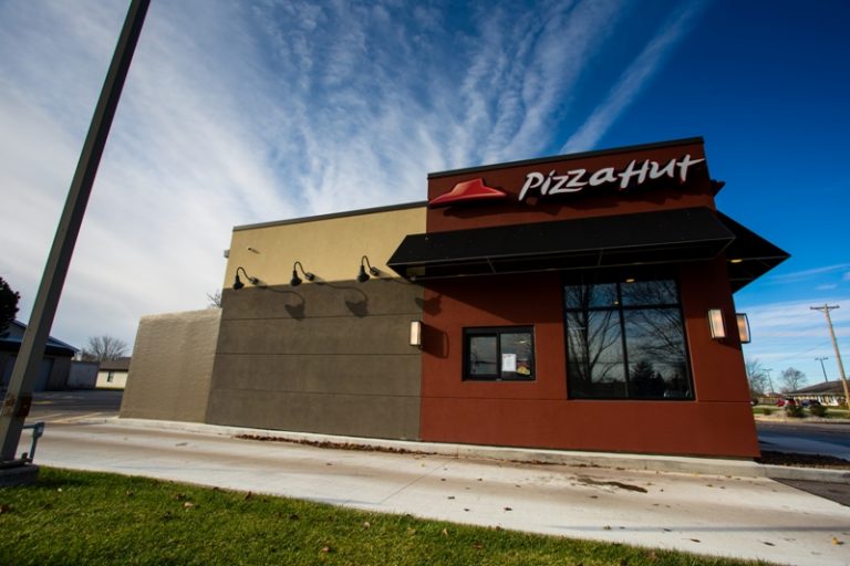 Pizza Hut30 Outdoor Walk In